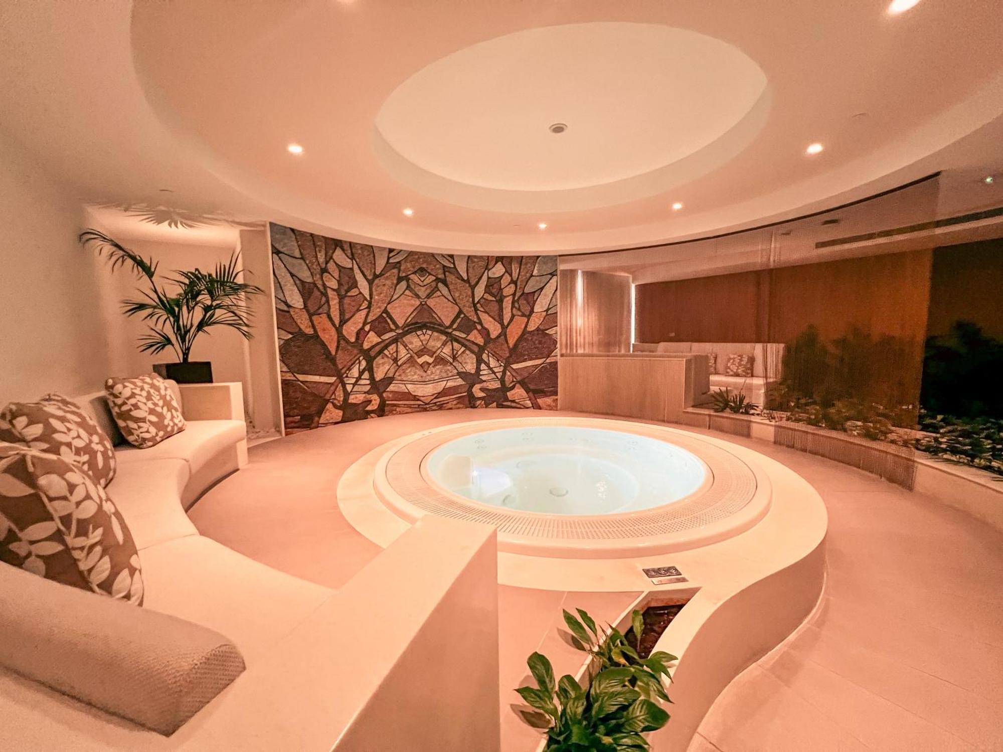 New Fairmont With Private On Palmjumeirah